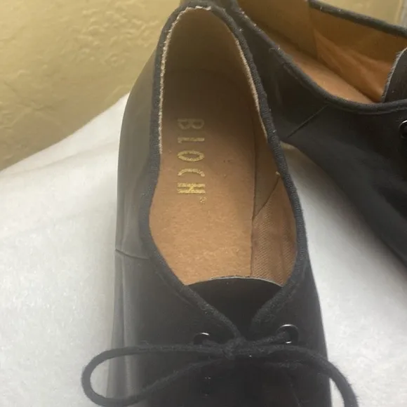 This tap shoes size 8-81/2 but it’s says 10 ??