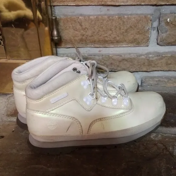 TIMBERLAND IRIDESCENT CREAM PEARLED BOOTS RARE