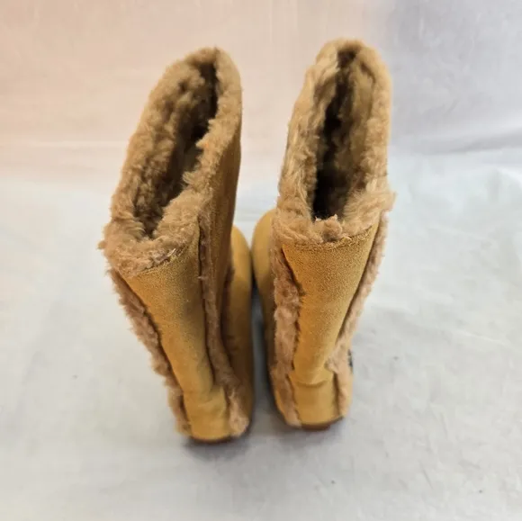 Timberland Women's 7.5W Shearling Tan Suede Pull-On Mukluk Style Boots New