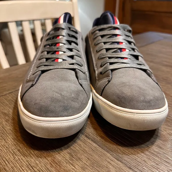 Tommy Hilfiger Sneakers Soft Gray Leather/ Navy Mens‎ 10.5 TMMCNEIL