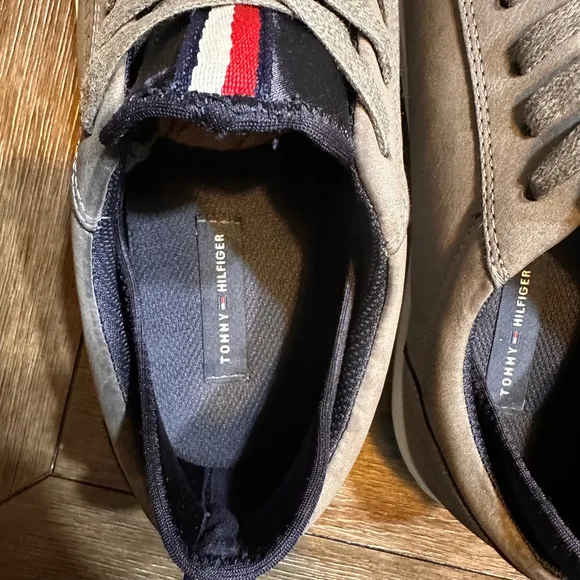 Tommy Hilfiger Sneakers Soft Gray Leather/ Navy Mens‎ 10.5 TMMCNEIL