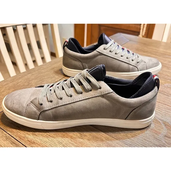 Tommy Hilfiger Sneakers Soft Gray Leather/ Navy Mens‎ 10.5 TMMCNEIL