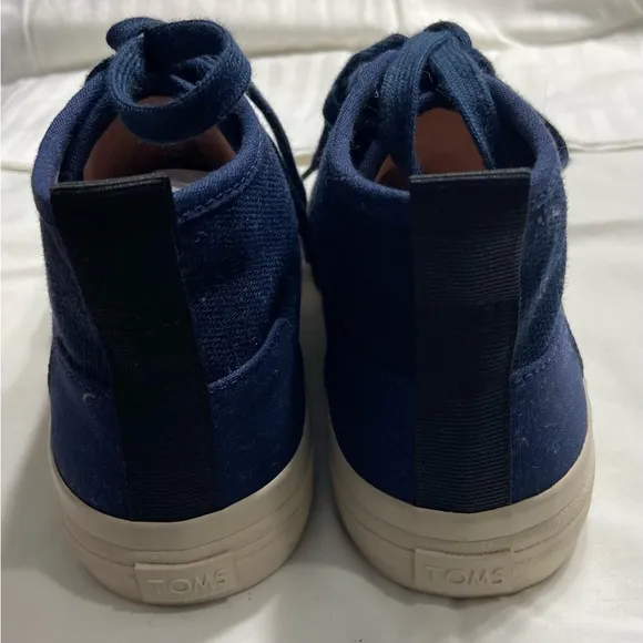 Toms Canvas Shoes