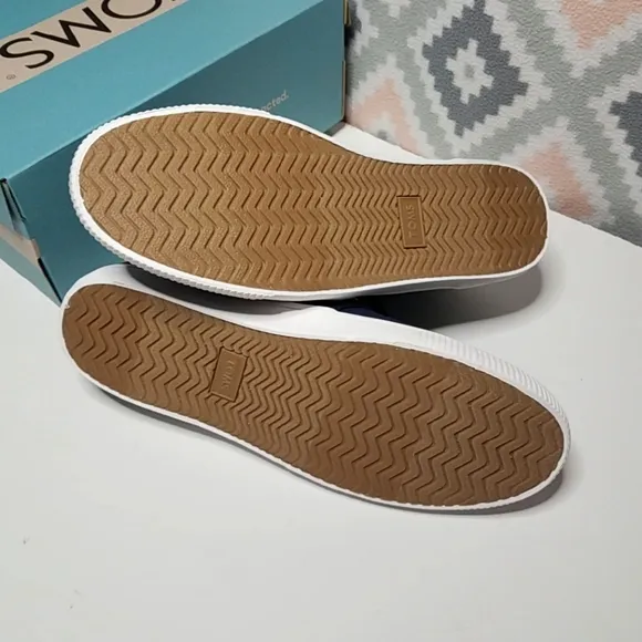 TOMS Carlo Mid-Top Canvas Sneaker