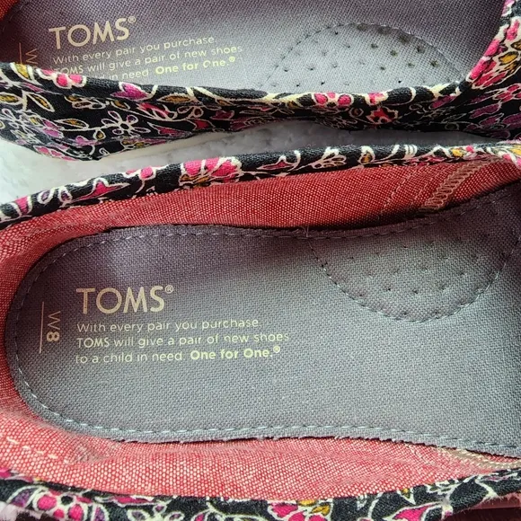 TOMS Floral Canvas Slip On Shoes Soft Comfortable NWT Size 8