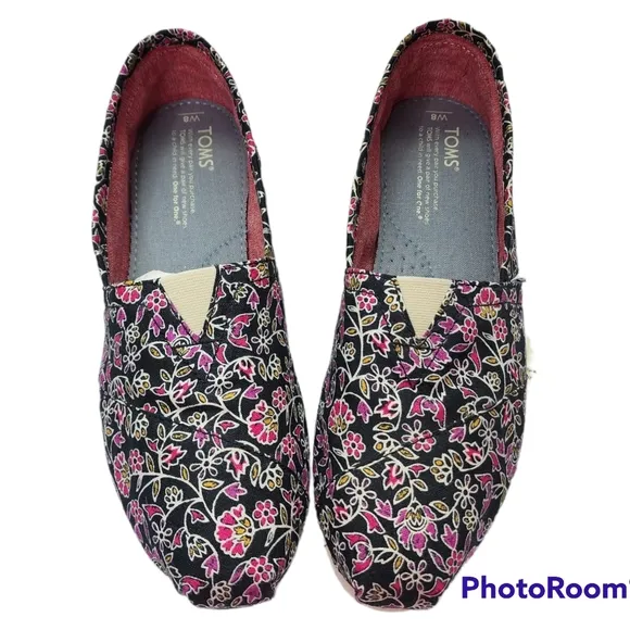 TOMS Floral Canvas Slip On Shoes Soft Comfortable NWT Size 8