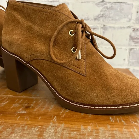 TORY BURCH Hilary Tan Suede Sheep Fur Lining Lace Up Heel Bootie Boot 9.5