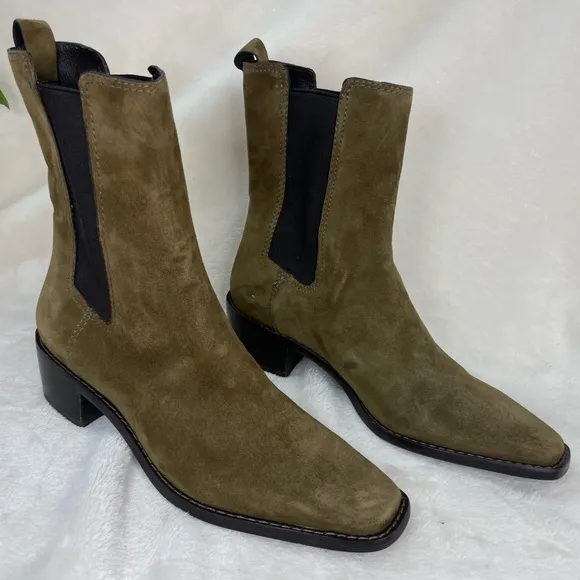 TORY BURCH MEDALLION CHELSEA ANKLE‎ BOOTSUEDE RIVER ROCK 5.5M, B 238