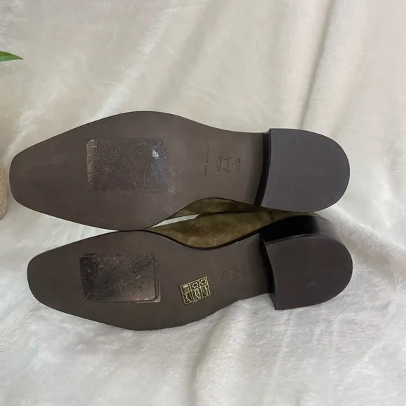 TORY BURCH MEDALLION CHELSEA ANKLE‎ BOOTSUEDE RIVER ROCK 5.5M, B 238