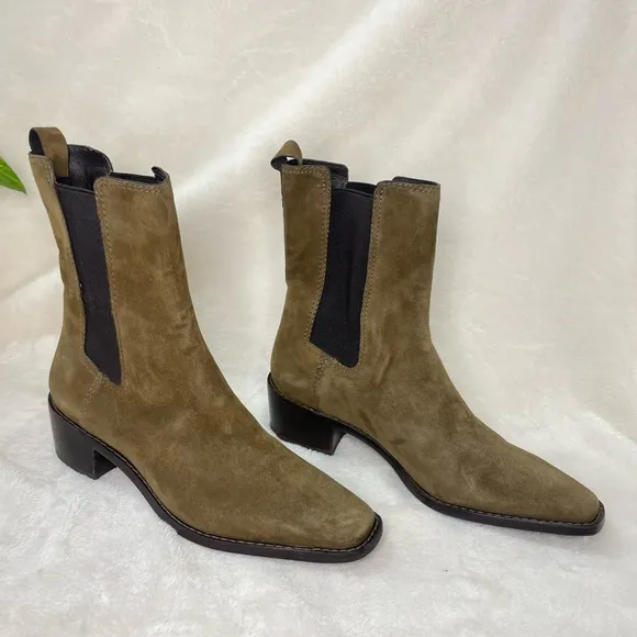TORY BURCH MEDALLION CHELSEA ANKLE‎ BOOTSUEDE RIVER ROCK 5.5M, B 238