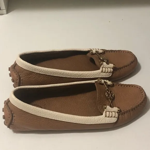 Tory Burch soft and comfy slippers 🥿