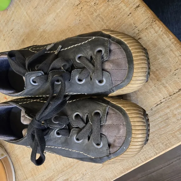 Tsubo Black and Tan Sneakers with Canvas Upper and Reinforced Toe Cap