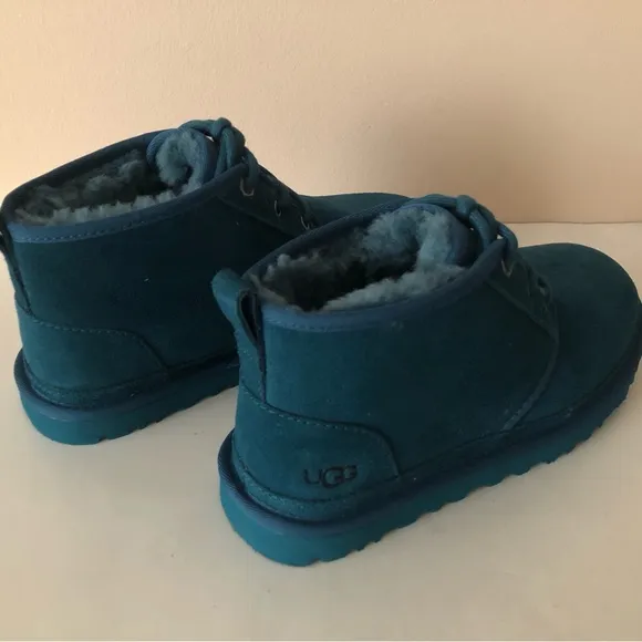 UGG Australia Neumel Chukka suede leather fur Boot. Size: 8, 9