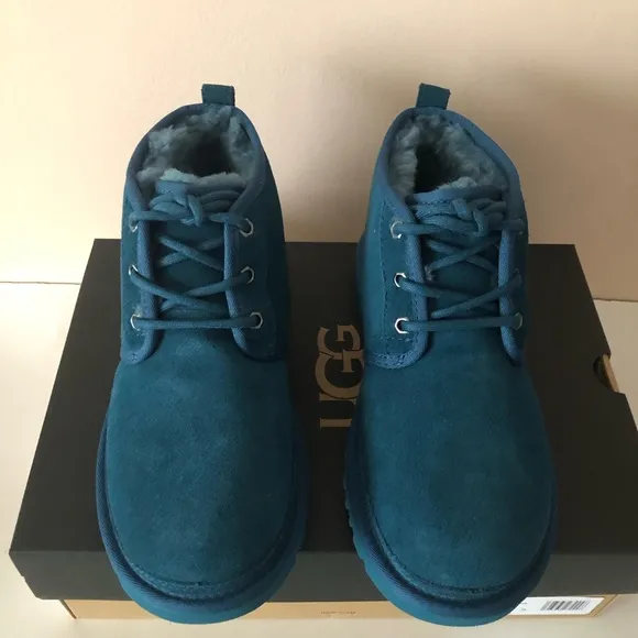 UGG Australia Neumel Chukka suede leather fur Boot. Size: 8, 9