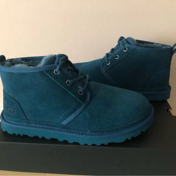 UGG Australia Neumel Chukka suede leather fur Boot. Size: 8, 9