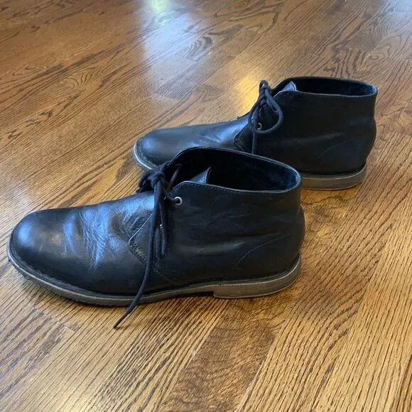 UGG‎ Leighton Mens Size 11 Black Crinkled Leather Chukka Ankle Boots Shoes