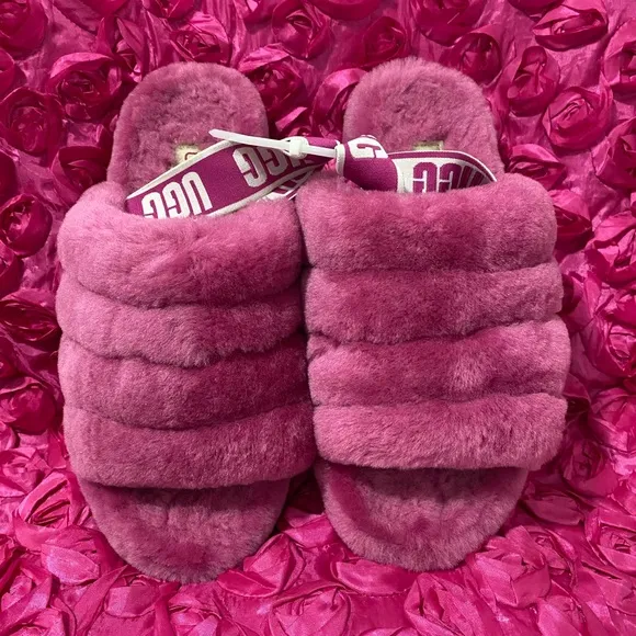 Ugg logo fluff yeah fur slides💕