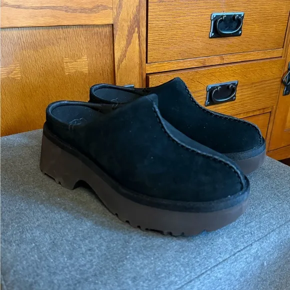 UGG NEW HEIGHTS CLOG WOMEN SHOES BLACK size 8 new