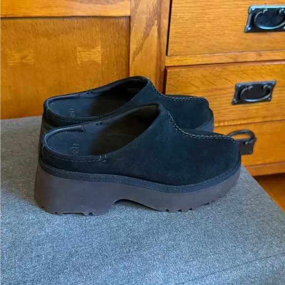 UGG NEW HEIGHTS CLOG WOMEN SHOES BLACK size 8 new