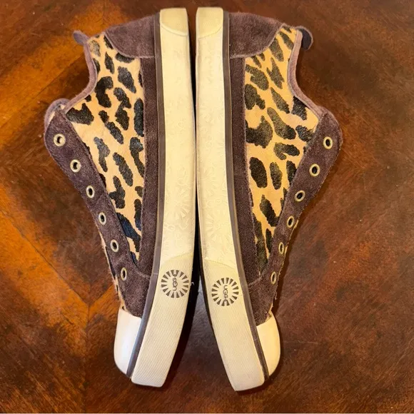 UGG Womens Laela Exotic Leopard Print Shoes SZ 10 leather sheepskin
