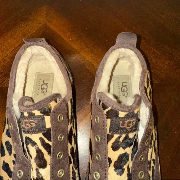 UGG Womens Laela Exotic Leopard Print Shoes SZ 10 leather sheepskin