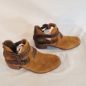UGG Women's Size 7 Brown Tan Buckle Ankle Booties Shearling Lined New