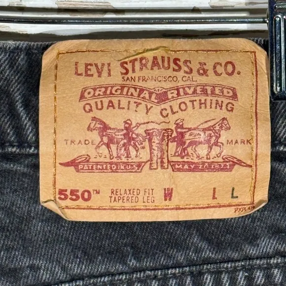 USA‎ Vintage Levi's 550 Relaxed Fit Tapered Leg Black Jeans Women's