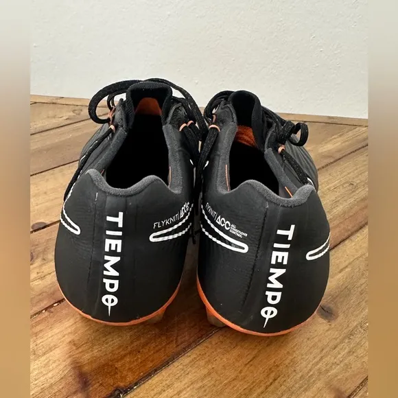 Used in great condition Nike Tiempo soccer shoes men’s 8