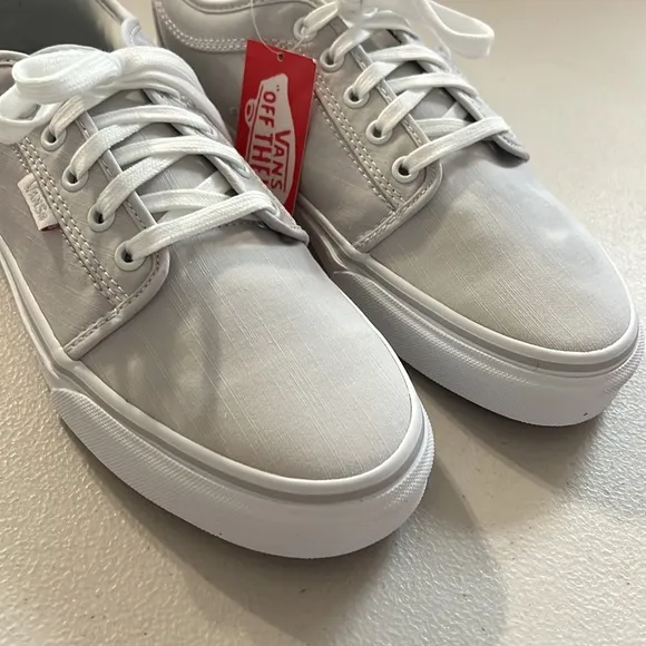 VANS | Chukka Low Chambray Grey &amp; White Skate Shoes