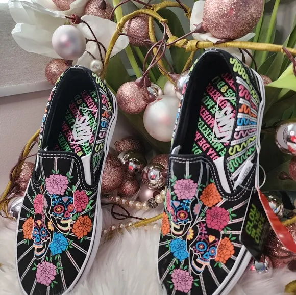 VANS Dia De Muertos Classic Slip-On Shoes Women brand  new