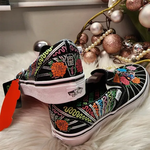 VANS Dia De Muertos Classic Slip-On Shoes Women brand  new