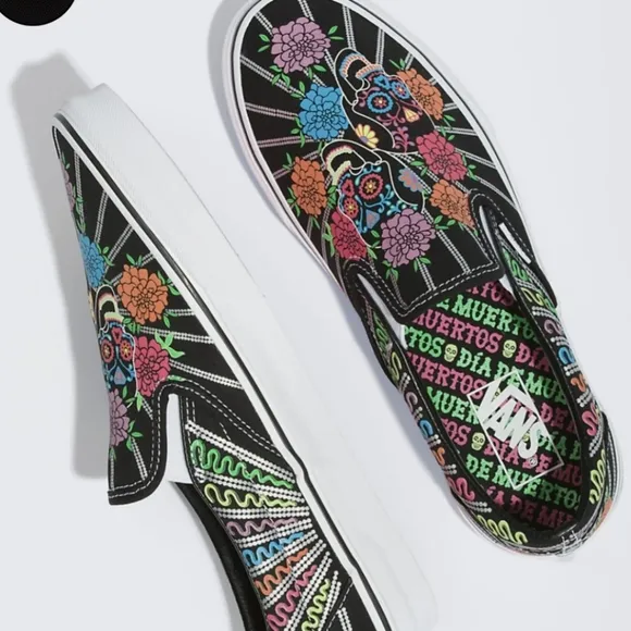 VANS Dia De Muertos Classic Slip-On Shoes Women brand  new