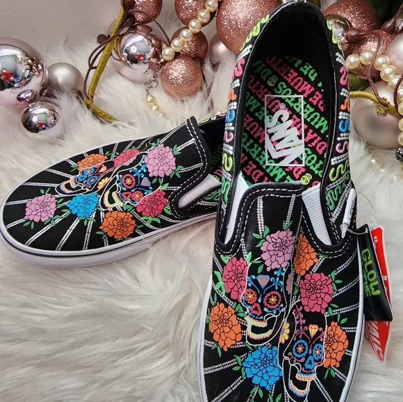 VANS Dia De Muertos Classic Slip-On Shoes Women brand  new
