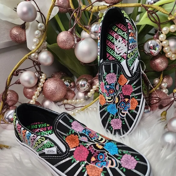 VANS Dia De Muertos Classic Slip-On Shoes Women brand  new