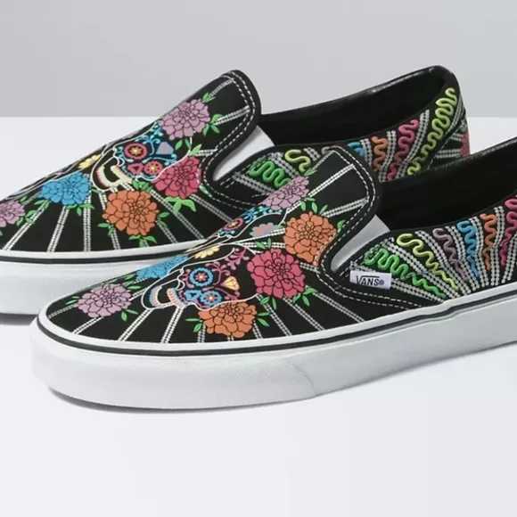 VANS Dia De Muertos Classic Slip-On Shoes Women brand  new