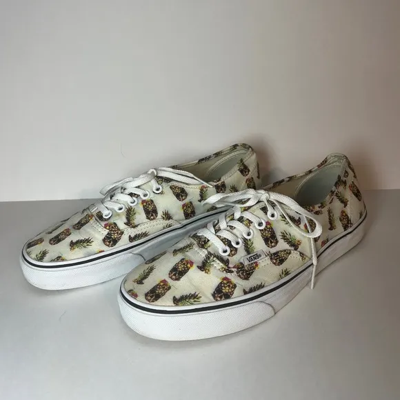 Vans “Drained and Confused” Pineapple White Sneakers. M size 9.0, W 10.5. Unisex