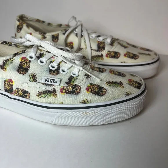 Vans “Drained and Confused” Pineapple White Sneakers. M size 9.0, W 10.5. Unisex