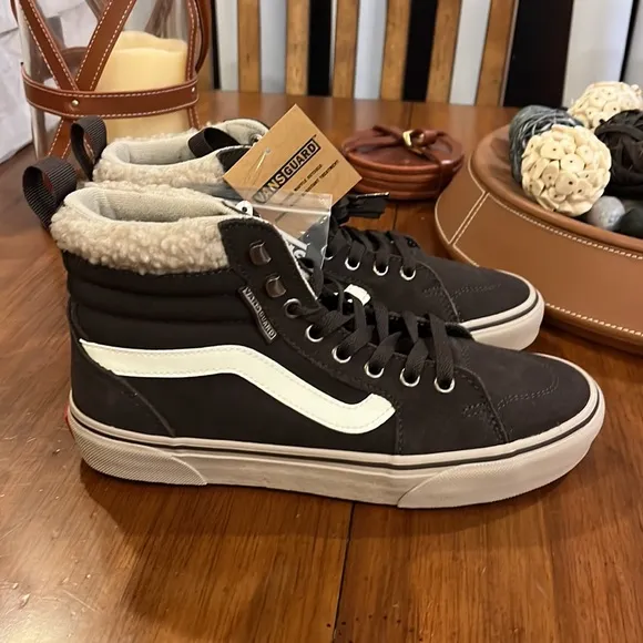Vans Filmore Hi faux fur water resistant shoes sneakers new brown women’s size 8