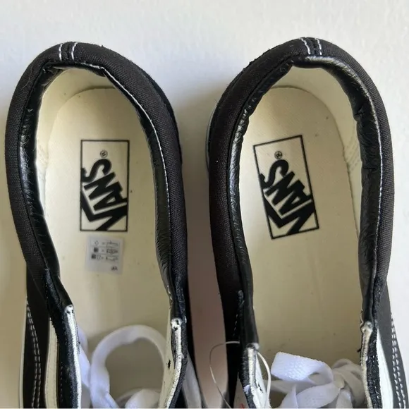 Vans Old Skool Unisex Black White Suede and Canvas Shoe Size 8 or 9.5 #B1425