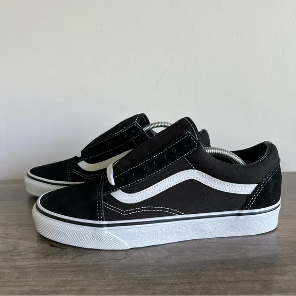 Vans Old Skool Unisex Black White Suede and Canvas Shoe Size 8 or 9.5 #B1425