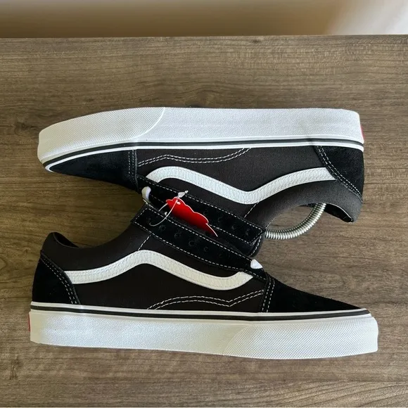Vans Old Skool Unisex Black White Suede and Canvas Shoe Size 8 or 9.5 #B1425