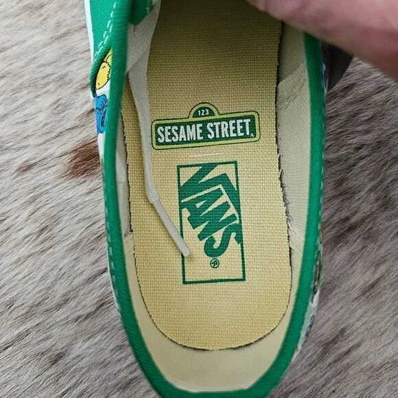 Vans Sesame Street Elmo Big Bird Boys Sneakers Shoes in Green Size 1 NEW