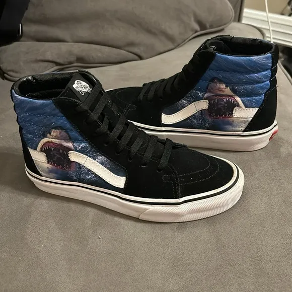 Vans Shark Week x Sk8-Hi Unisex Size M5.5 W7