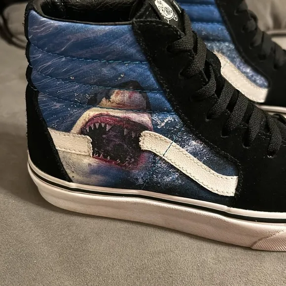 Vans Shark Week x Sk8-Hi Unisex Size M5.5 W7