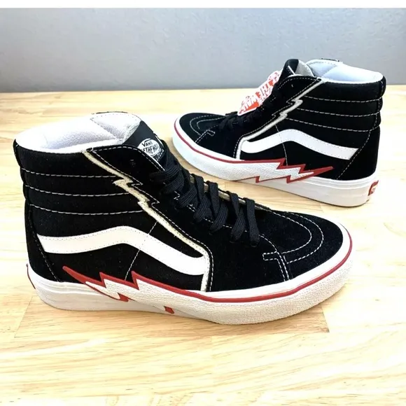 Vans Sk8-Hi Bolt Hi Top Sneakers Black/Racing Red Men's Size 7 Women’s 8.5