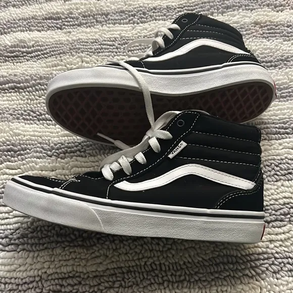 Vans Sk8-Hi Canvas Black &amp; White Shoes.  Size 4 Youth. Like New. Great condition