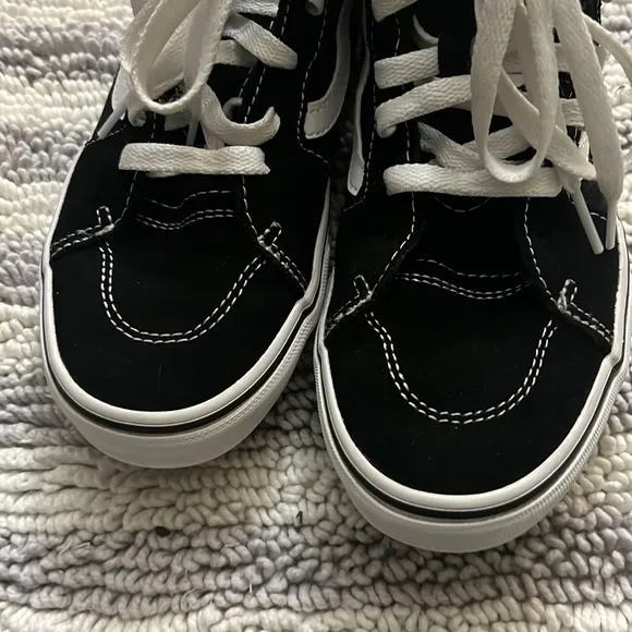 Vans Sk8-Hi Canvas Black &amp; White Shoes.  Size 4 Youth. Like New. Great condition