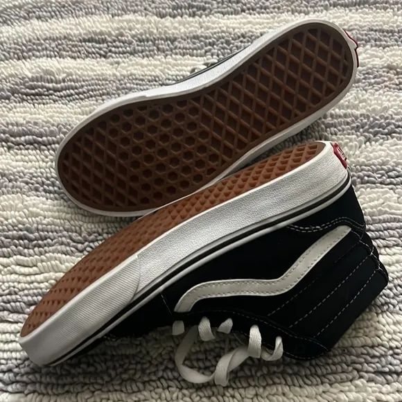 Vans Sk8-Hi Canvas Black &amp; White Shoes.  Size 4 Youth. Like New. Great condition