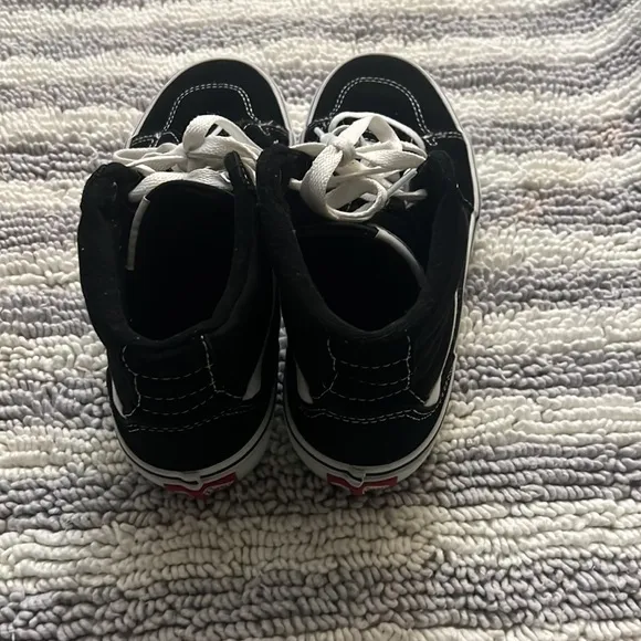 Vans Sk8-Hi Canvas Black &amp; White Shoes.  Size 4 Youth. Like New. Great condition
