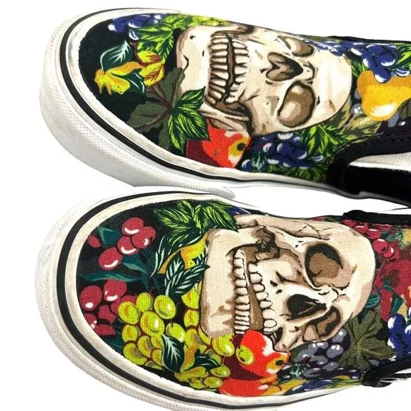 VANS Skull &amp; Fruit Classic Canvas Shoes Women's 7 Men's 5.5 Indie Skater Slip-on